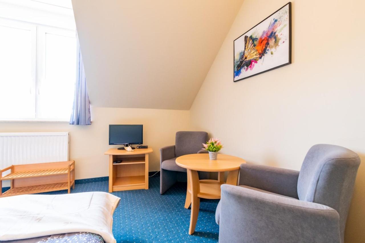 Pod Platanem Hotel Rowy  Ngoại thất bức ảnh